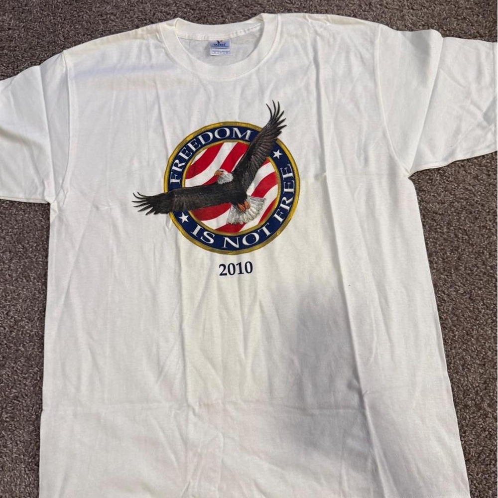 white cotton t-shirt with eagle freedom, USA size large